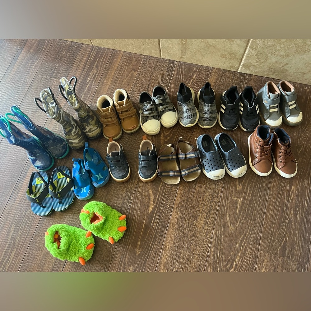 Boys size 6t and 5t shoes